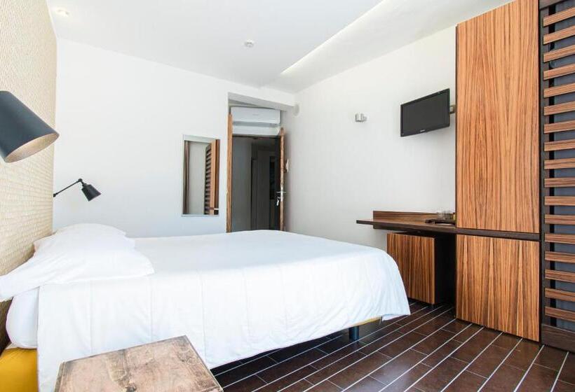 اتاق سوپریور سه تخته, Marina 10 Design Hotel & Spa