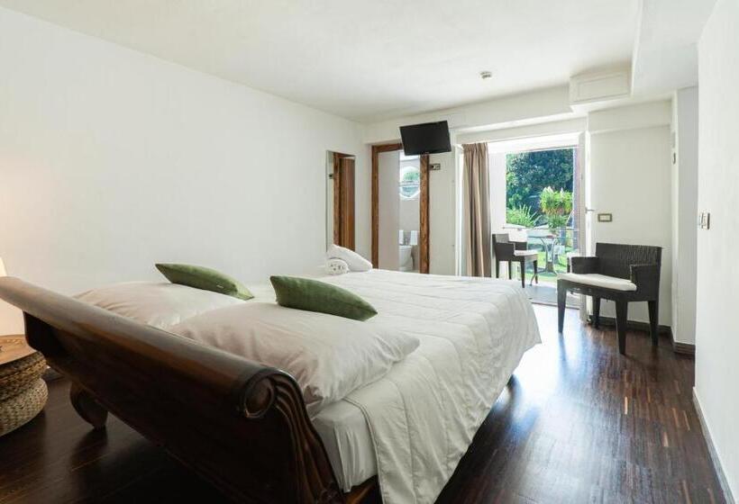 اتاق کلاسیک چهارنفره, Marina 10 Design Hotel & Spa