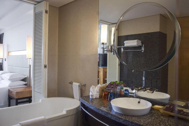 اتاق استاندارد با تخت بزرگ, Sheraton Haikou