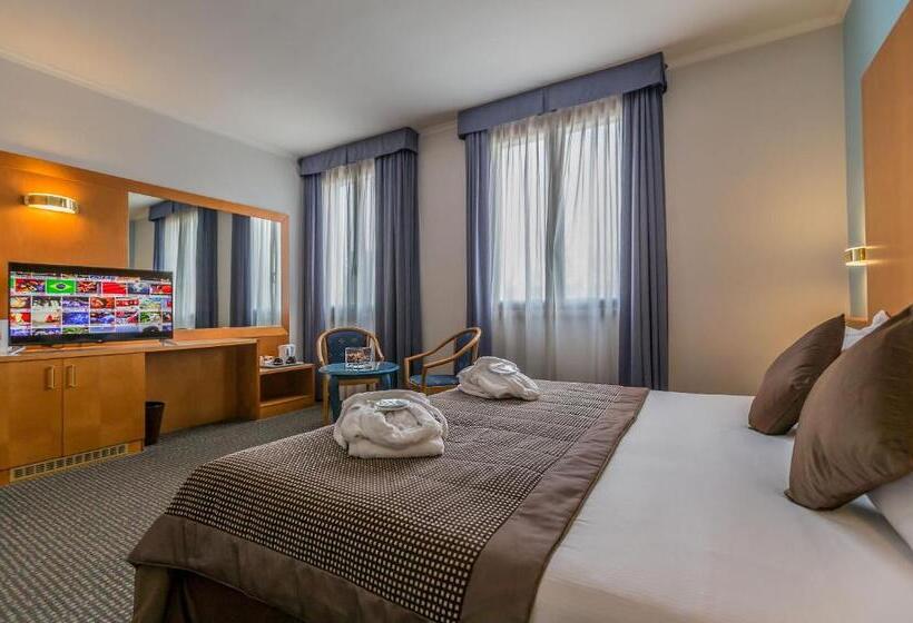 سوییت جونیور, Unaway Hotel Occhiobello