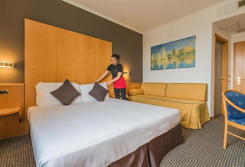 سوییت جونیور, Unaway Hotel Occhiobello