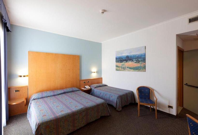 اتاق استاندارد سه نفره, Unaway Hotel Occhiobello