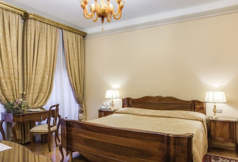 اتاق سوپریور, Villa Fenaroli Palace