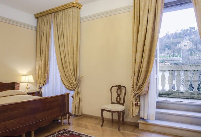 Quarto Superior, Villa Fenaroli Palace