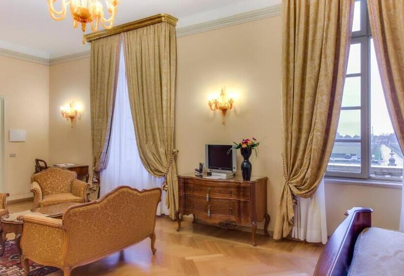سوییت جونیور, Villa Fenaroli Palace
