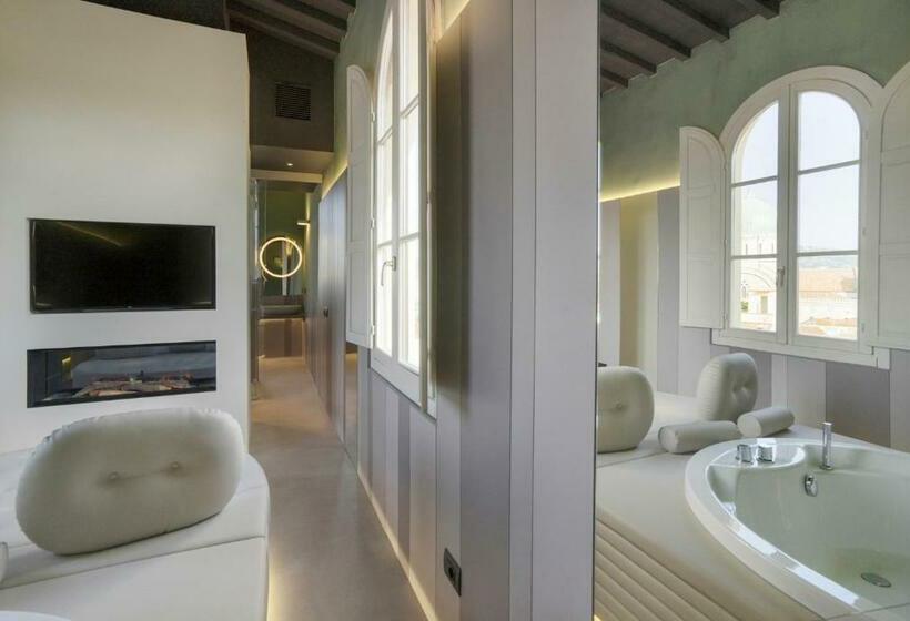1 Bedroom Penthouse Apartment, Palazzo Dei Ciompi