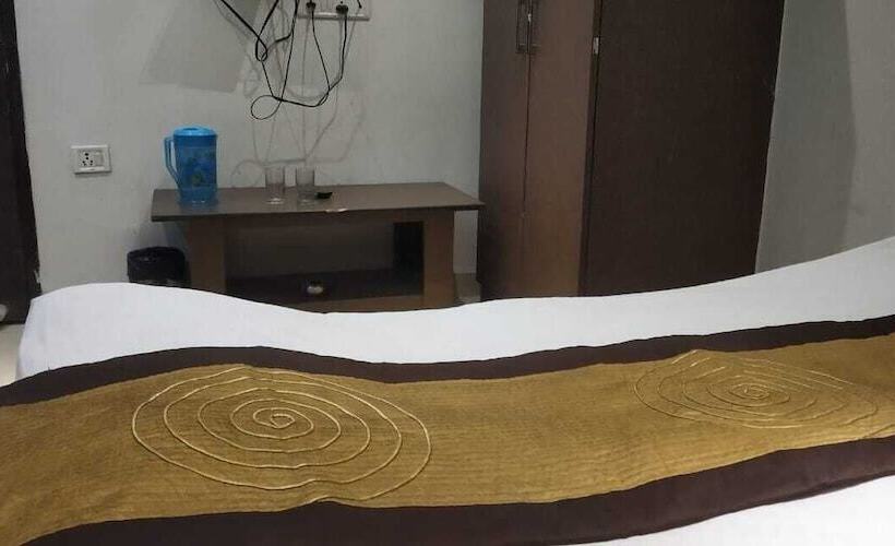 اتاق خانوادگی, Adb Rooms Hotel Ashiana