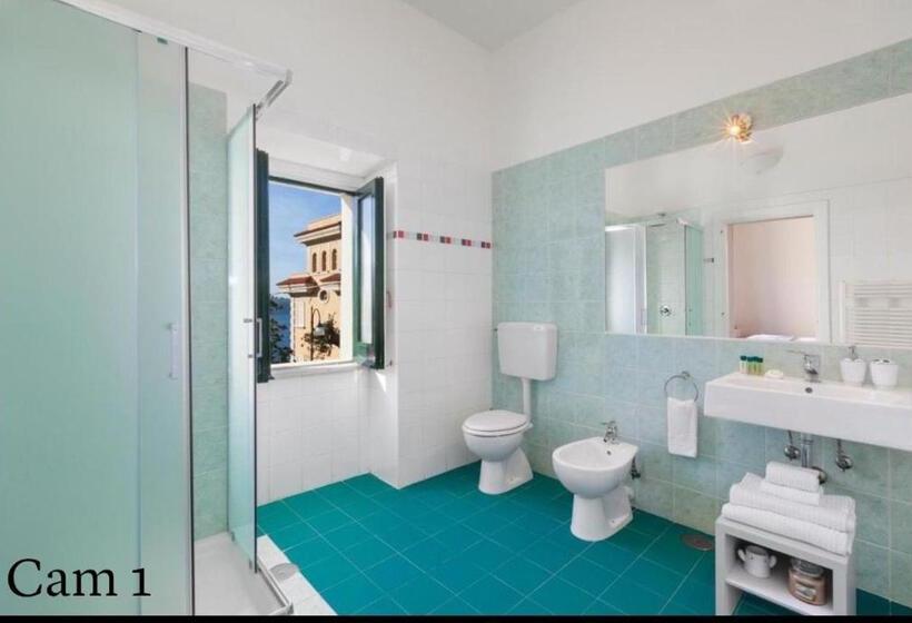 اتاق سه نفره دلوکس با چشم‌انداز دریا, Porto Salvo