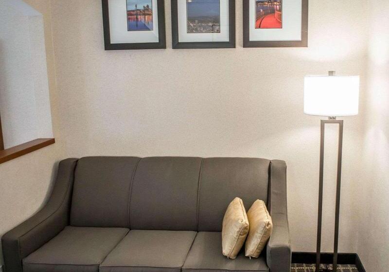 اتاق استاندارد چهار تخته, Granada Palace