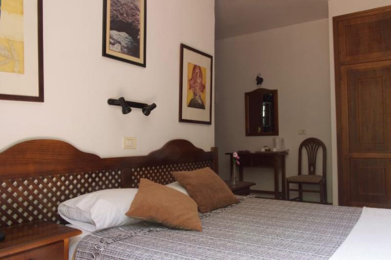 اتاق استاندارد, Ida Ines