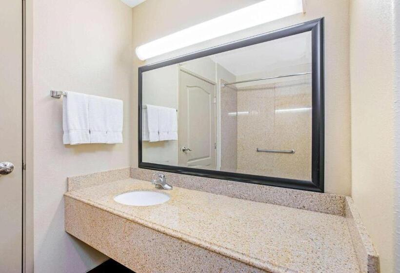 带2个双人床的标准工作室, La Quinta By Wyndham Corpus Christi Airport