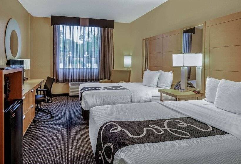 اتاق استاندارد با 2 تخت دوبل, La Quinta Inn & Suites By Wyndham Naples Downtown