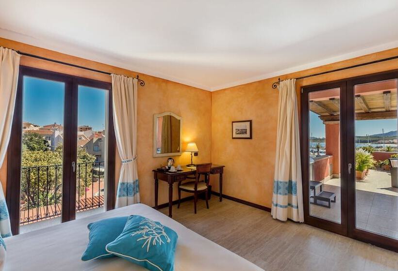 سوئیت پرزیدنت, La Vecchia Fonte Boutique