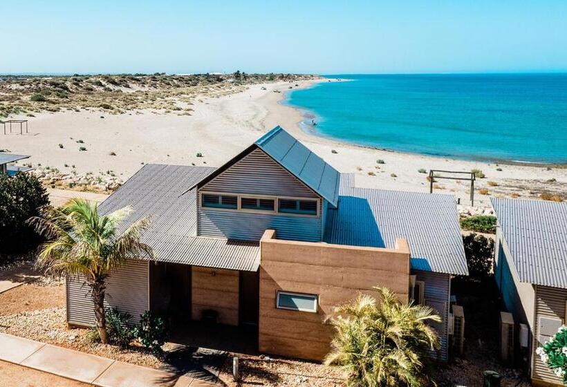 Standard Bungalow, Mantarays Ningaloo Beach Resort