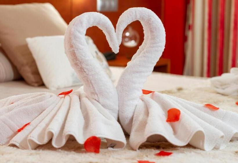 اتاق لوکس با تخت بزرگ, Miravalle