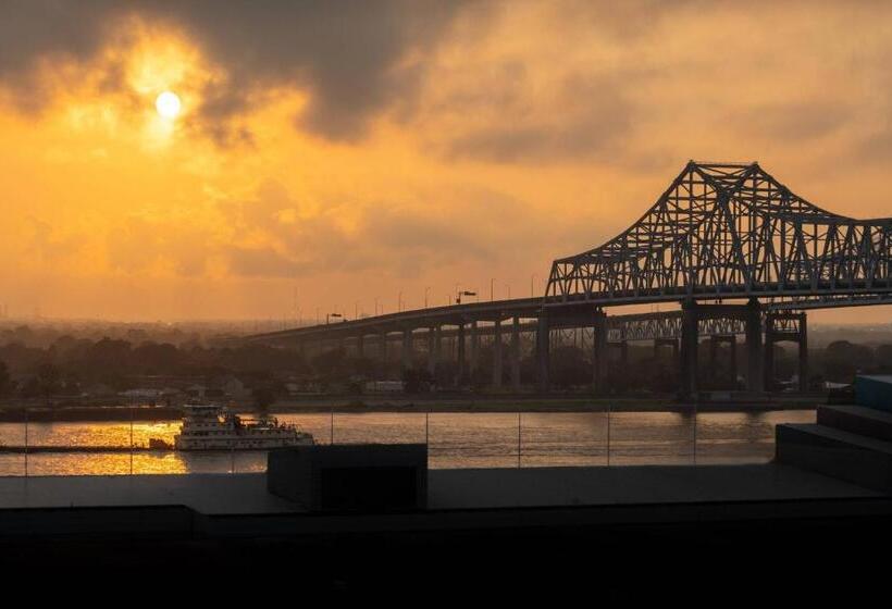 اتاق استاندارد با چشم‌انداز, New Orleans Marriott Warehouse Arts District