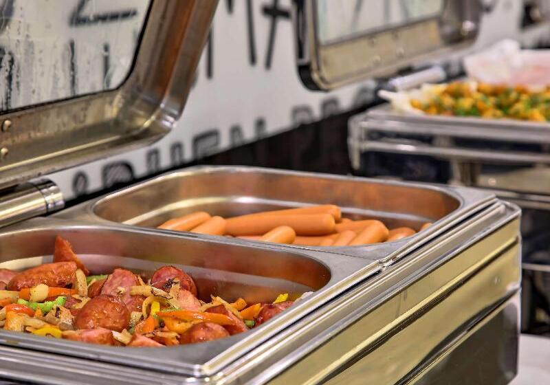 اتاق استاندارد با تخت بزرگ, Quality Inn