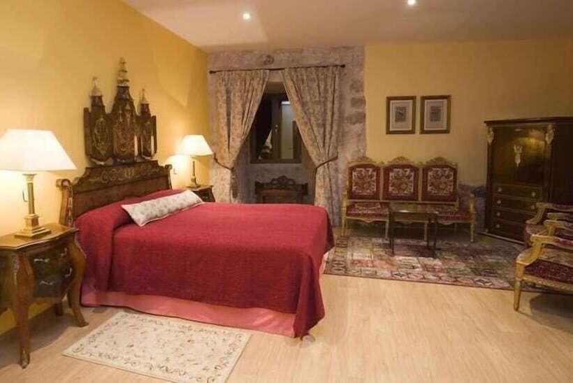 Suite, Residencia Real Del Castillo De Curiel