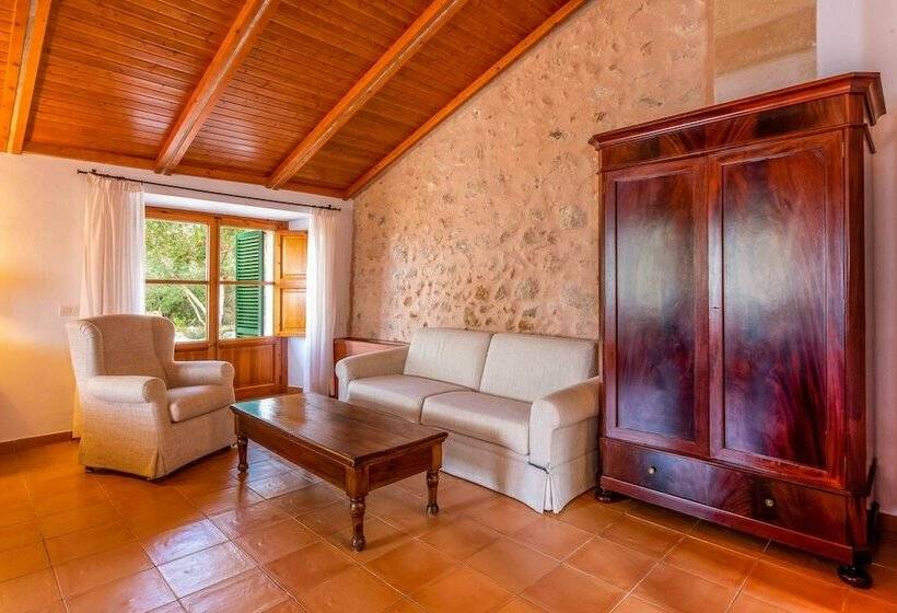 سوییت جونیور, Finca Son Roig by Valentin