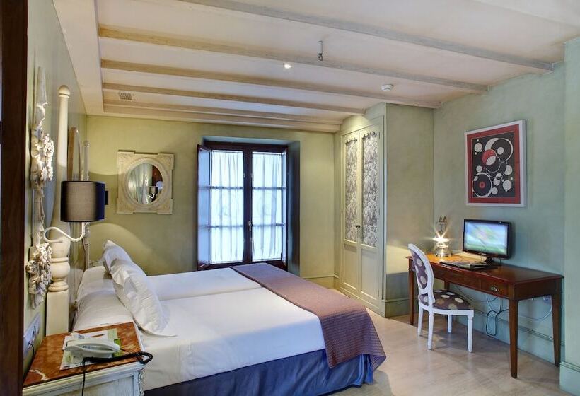 Quarto Superior, Sacristia De Santa Ana  Boutique