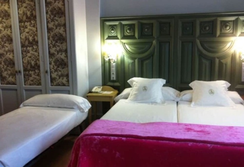 Standard Triple Room, Sacristia De Santa Ana  Boutique