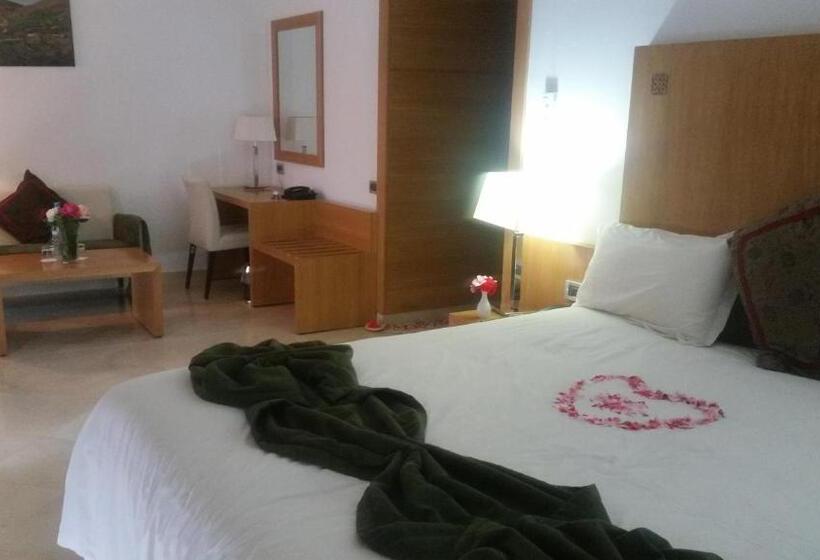 Triple Room Sea View, Suites Hotel Mohammed V By Accor