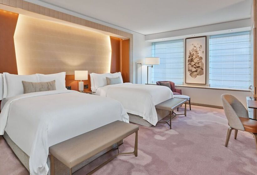 Deluxe Room Adapted for people with reduced mobility, The St. Regis San Francisco