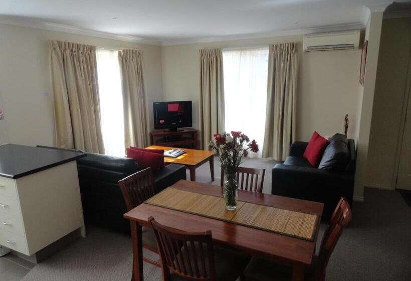 2 Bedroom Apartment, Victoria Lodge Motor Inn & Apartments