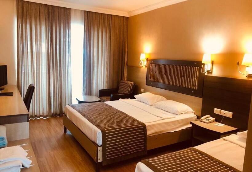 اتاق راحتی سه تخته, Kirbiyik Resort Hotel   All Inclusive