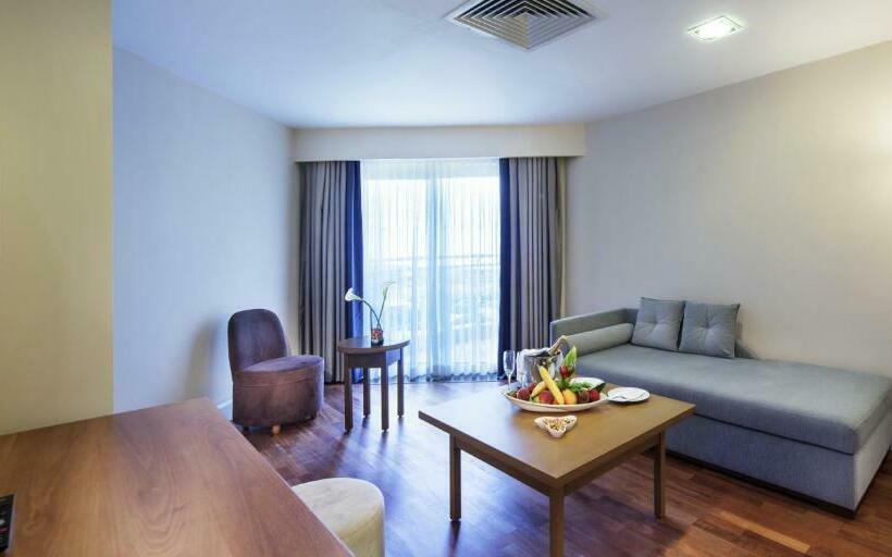 سوییت خانوادگی, Liberty Hotels Lara