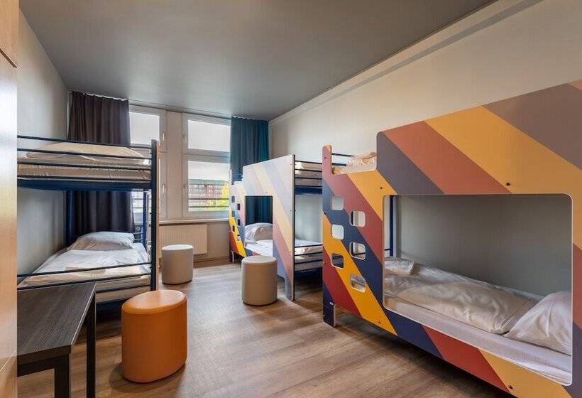 Bed in Shared Room, A&o Hamburg Hauptbahnhof