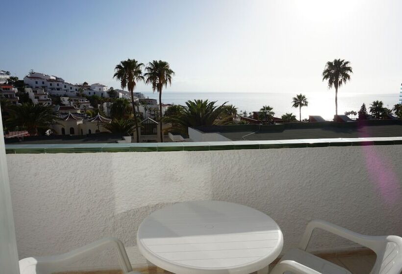 استودیوی استاندارد, El Sombrero Apartments Los Gigantes