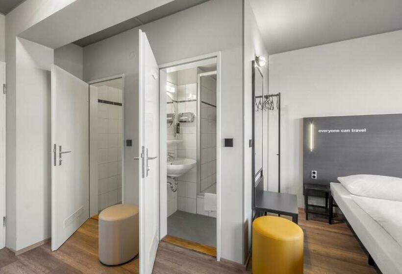 Standard Triple Room, A&o Dresden Hauptbahnhof