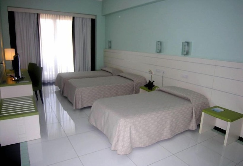 اتاق سوپریور چهار تخته, Grand Hotel Salerno