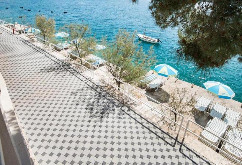 اتاق استاندارد با بالکن و چشم‌انداز دریا, Villa Nova