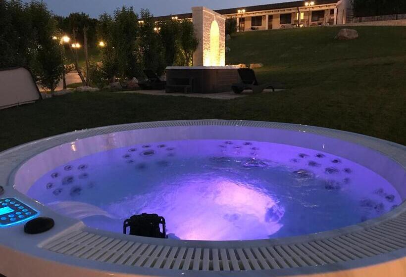اتاق لوکس, Relais Masseria Serritella