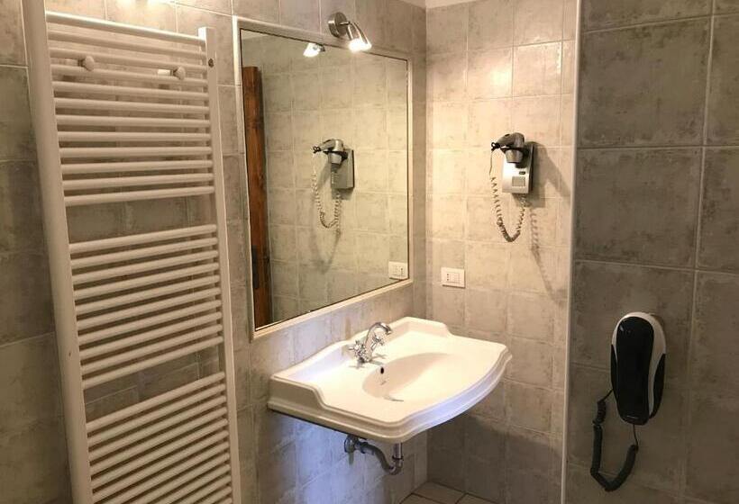 اتاق لوکس, Relais Masseria Serritella
