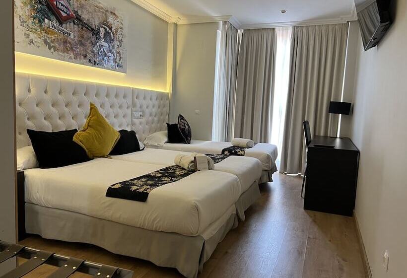 Standard Triple Room, Suites Feria De Madrid