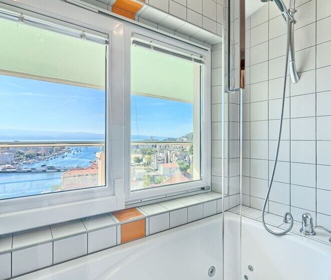 Superior Room Sea View with Balcony, Villa Dvor