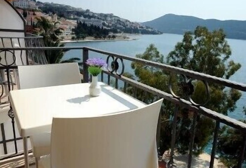 اتاق استاندارد با بالکن و چشم‌انداز دریا, Villa Nova