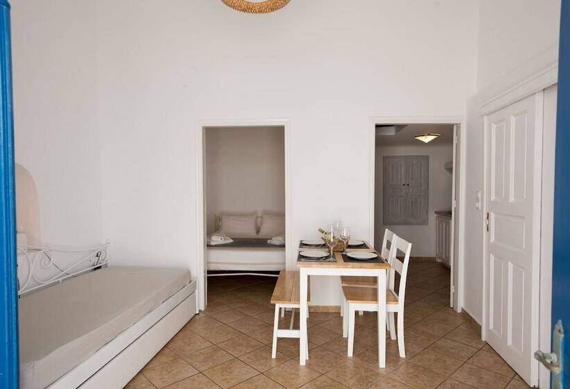 1 Bedroom Apartment, Madres Houses