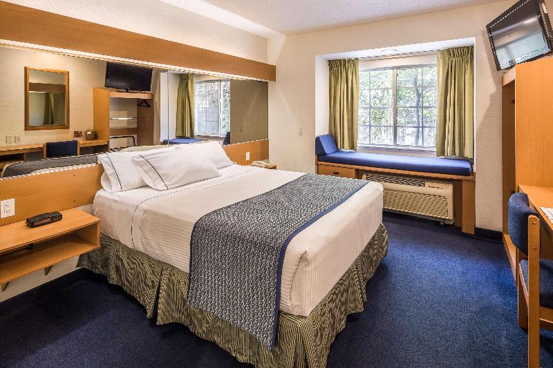 اتاق استاندارد با تخت دو نفره بزرگ, Microtel Inn & Suites By Wyndham Culiacan