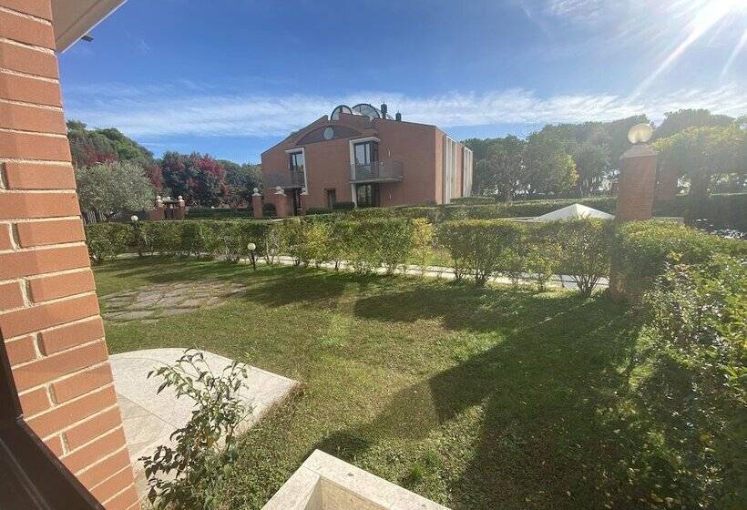 سوییت با چشم‌انداز باغ, Db Villas Le Ville Del Lido Resort