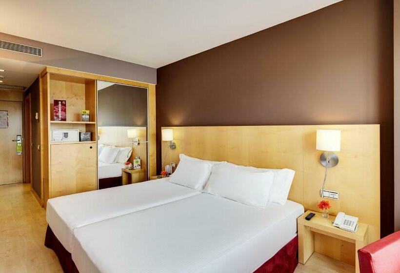 Quarto Familiar, Sercotel Portales