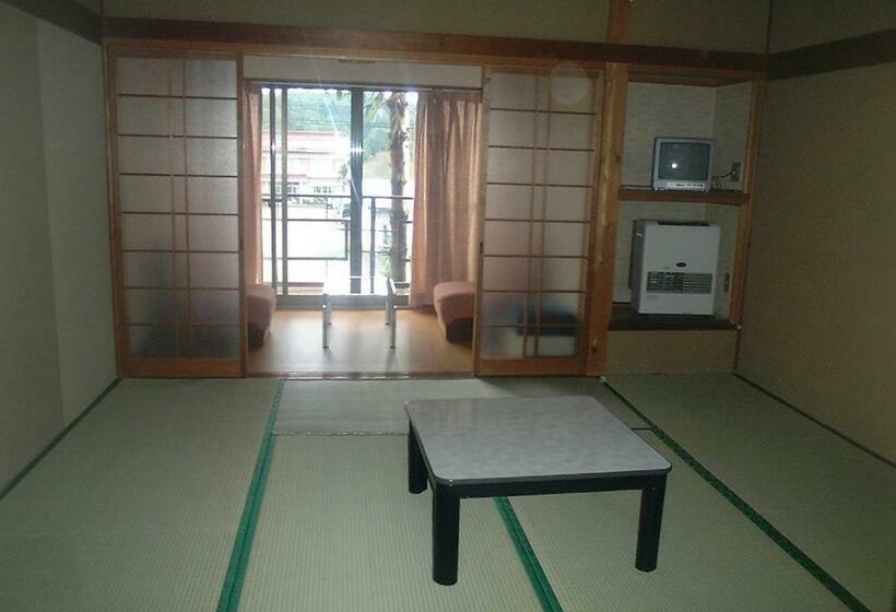 اتاق استاندارد چهار تخته, Mizubaso