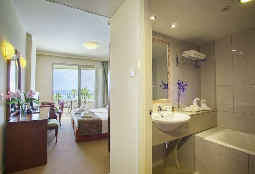 اتاق استاندارد با چشم‌انداز دریا, Aquamare Beach Hotel & Spa