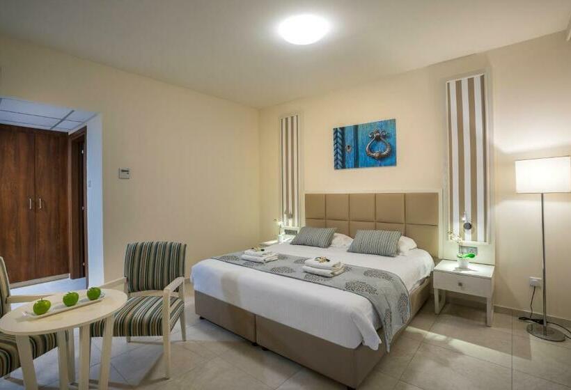 اتاق لوکس با چشم‌انداز دریا, Aquamare Beach Hotel & Spa