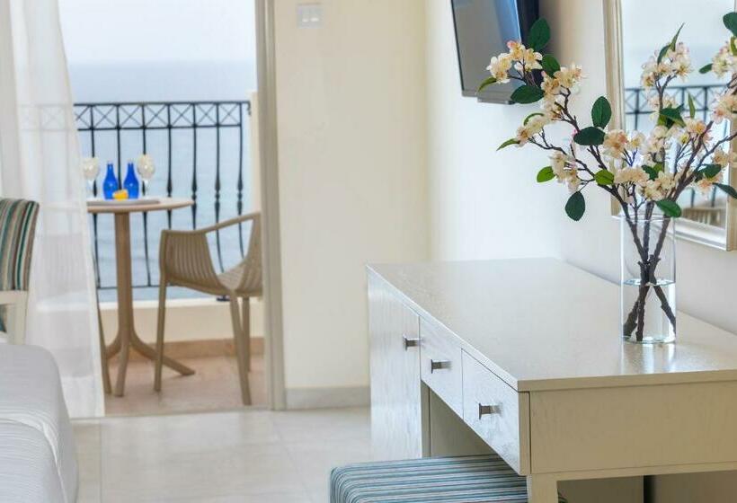 اتاق سوپریور با چشم‌انداز دریا, Aquamare Beach Hotel & Spa