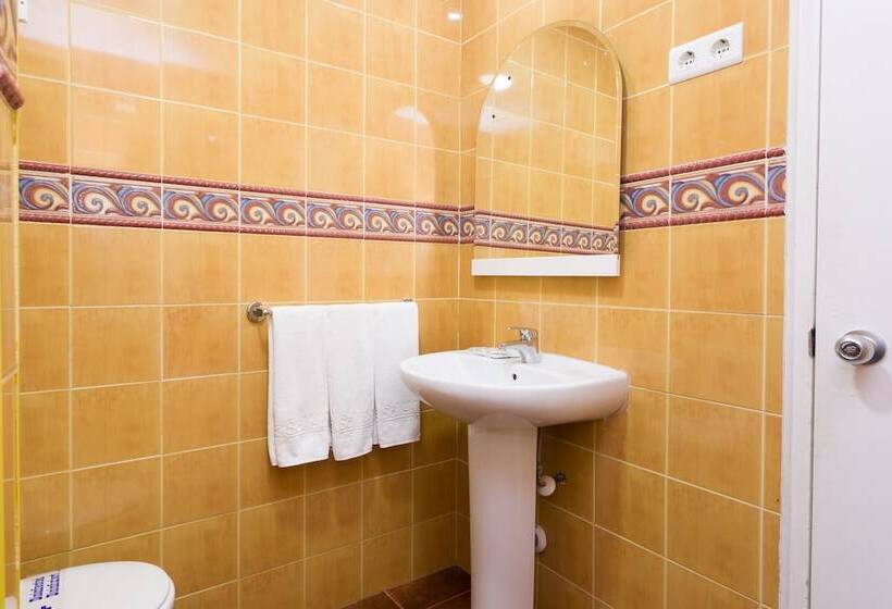 اتاق استاندارد چهار تخته, Hostal Sol Y Miel