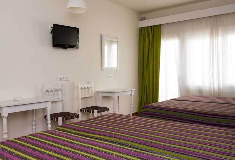اتاق استاندارد چهار تخته, Hostal Sol Y Miel
